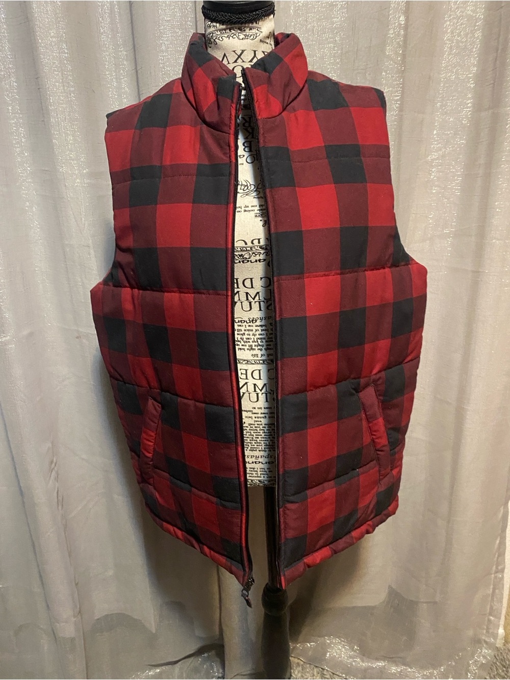 Original Weatherproof Vintage Men's Red & Black Buffalo Plaid Puffer Vest- M